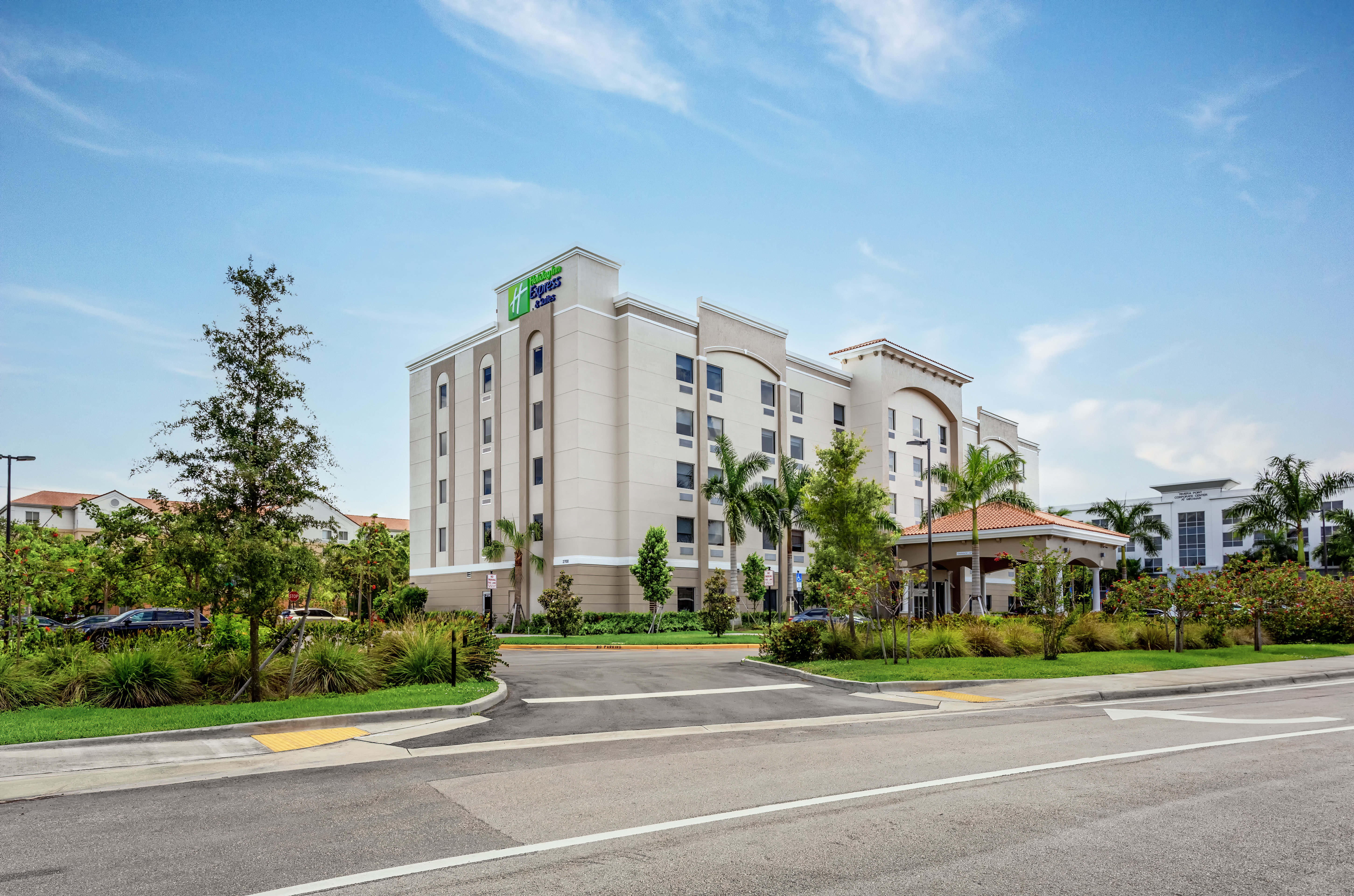 Holiday Inn Express & Suites Miramar 63/71