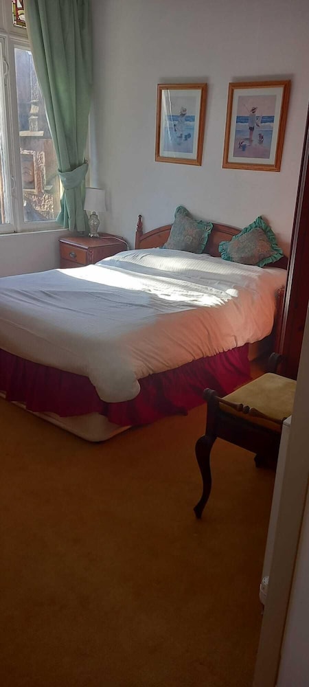 APARTMENT, 2 BEDS, GARDEN VIEW, PRIVATE BATHROOM
