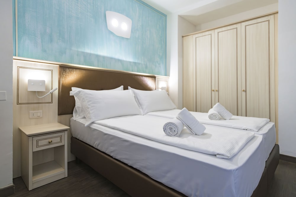 Hotel Sogno Del Benaco 17/63