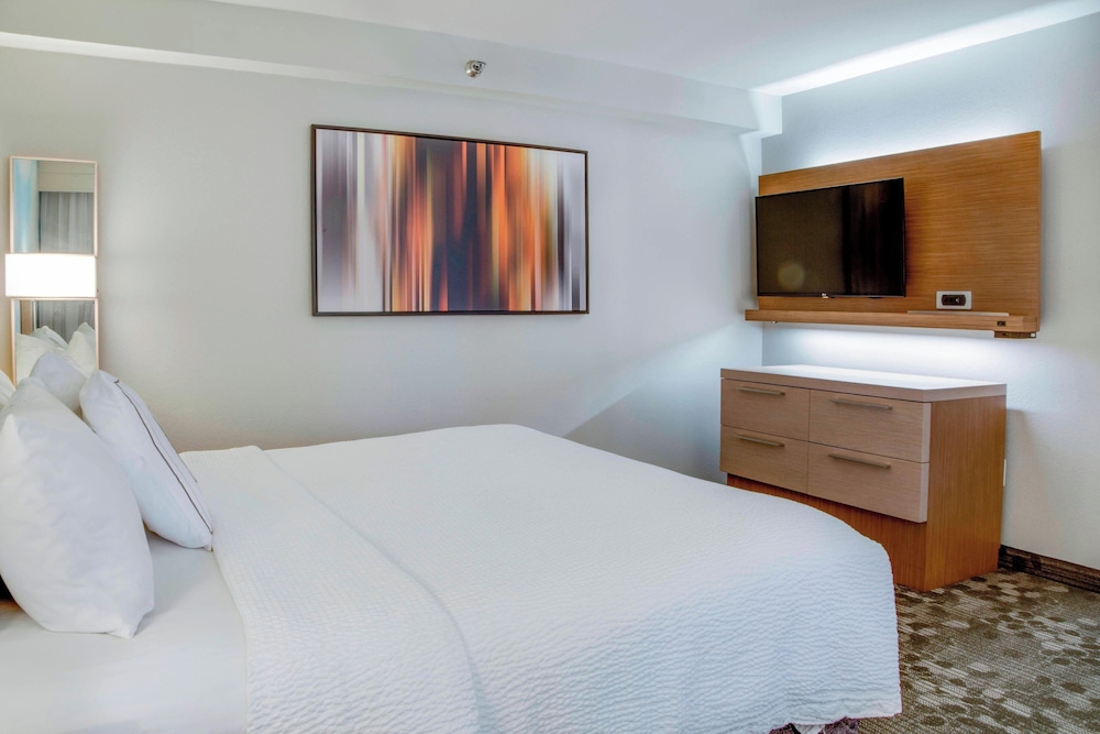 Suite, King Bed, Sofa