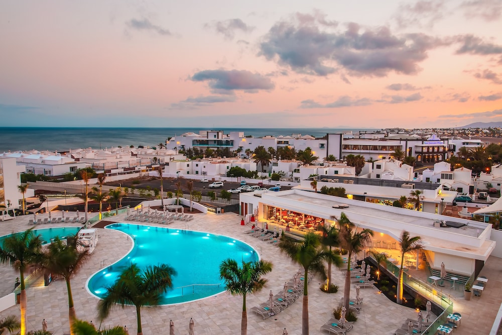 Hotel Lava Beach 6/56