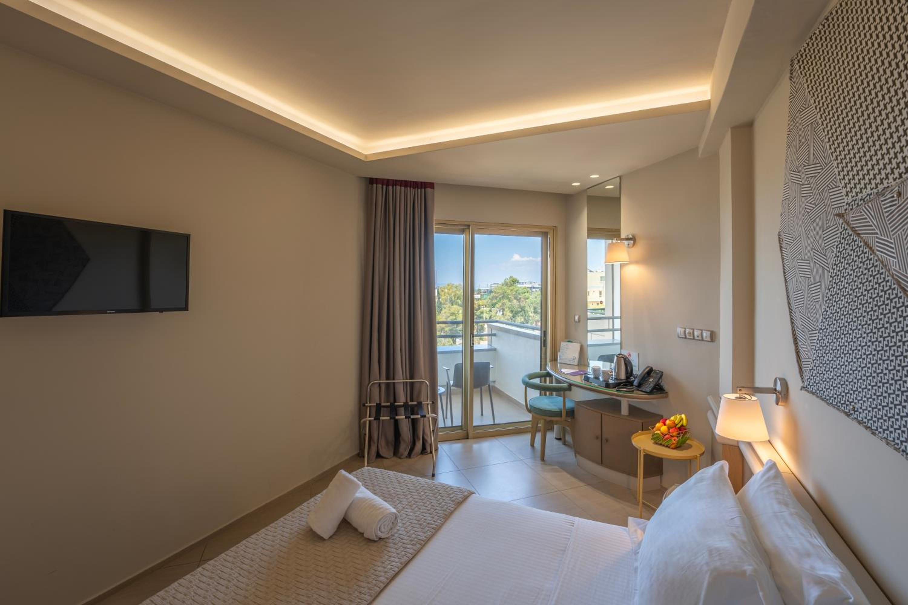 Superior, Double Bed, Lateral Side Sea View
