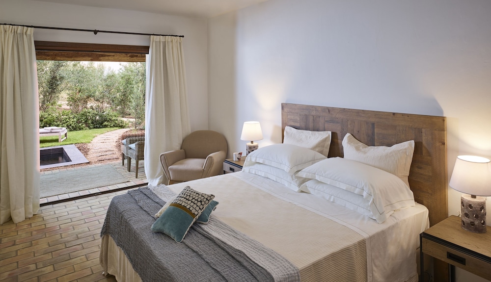 جناح بريستيج بسرير كوين بمسبح خاص، Cascioni Eco Retreat 2/3
