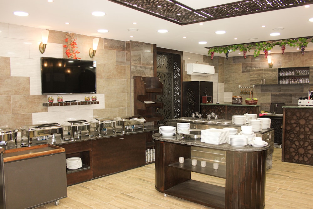 Grape Village Hotel 50/59