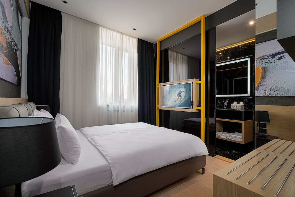 Maccani Luxury Suites 14/85