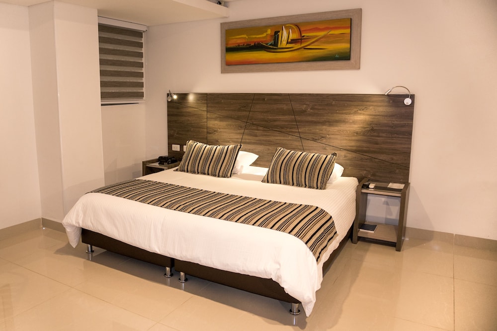 Hotel Toscana Plaza 35/65