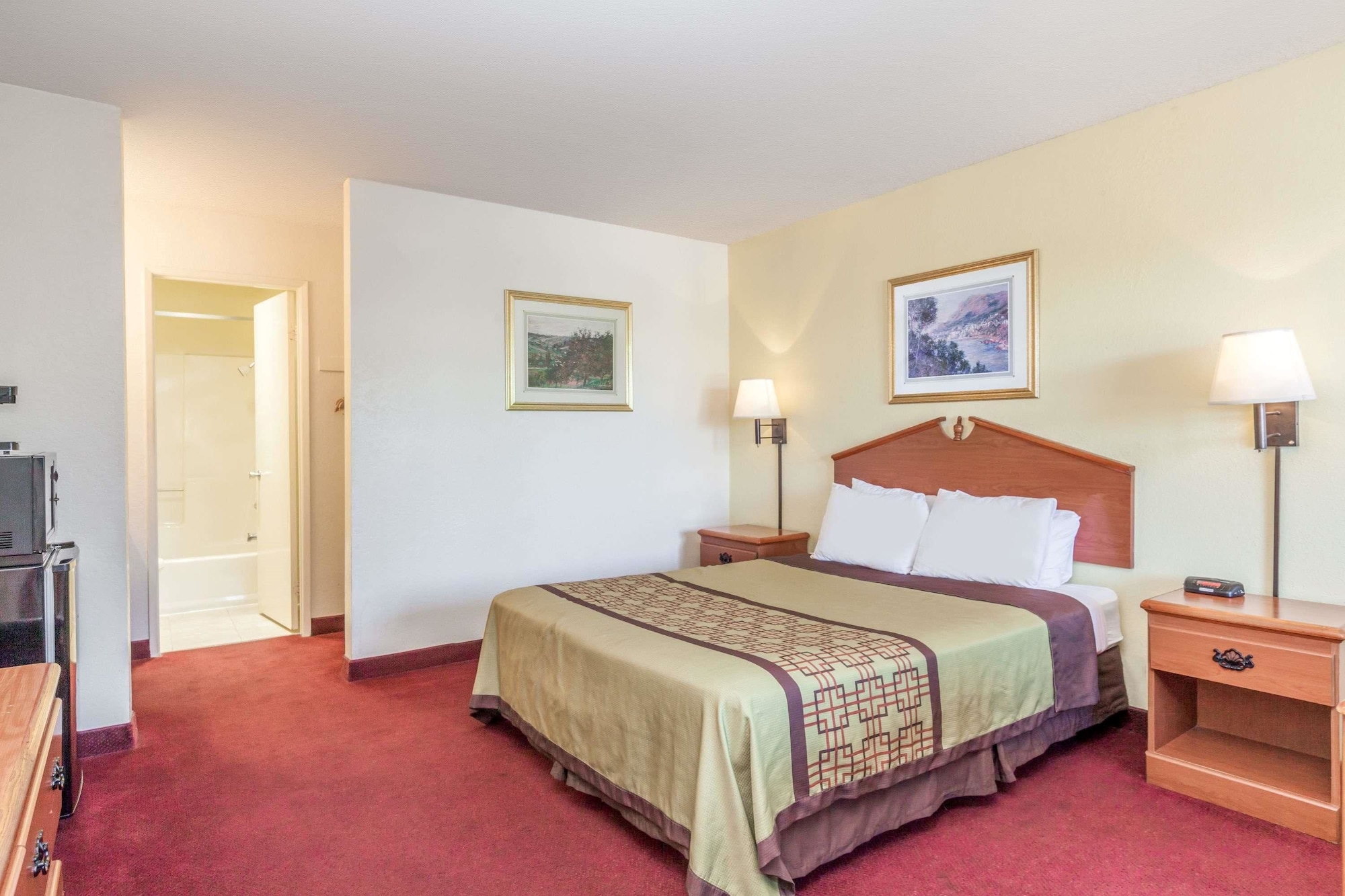 STANDARD, QUEEN BED