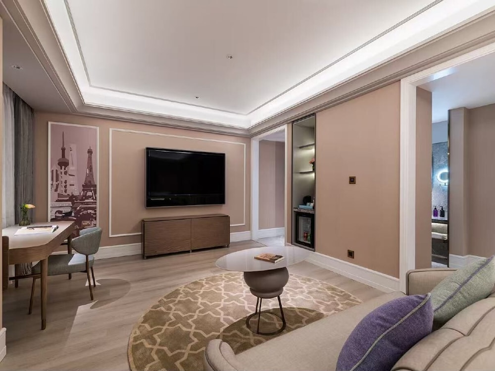Mercure Shanghai Waigaoqiao Free Trade Zone 30/45