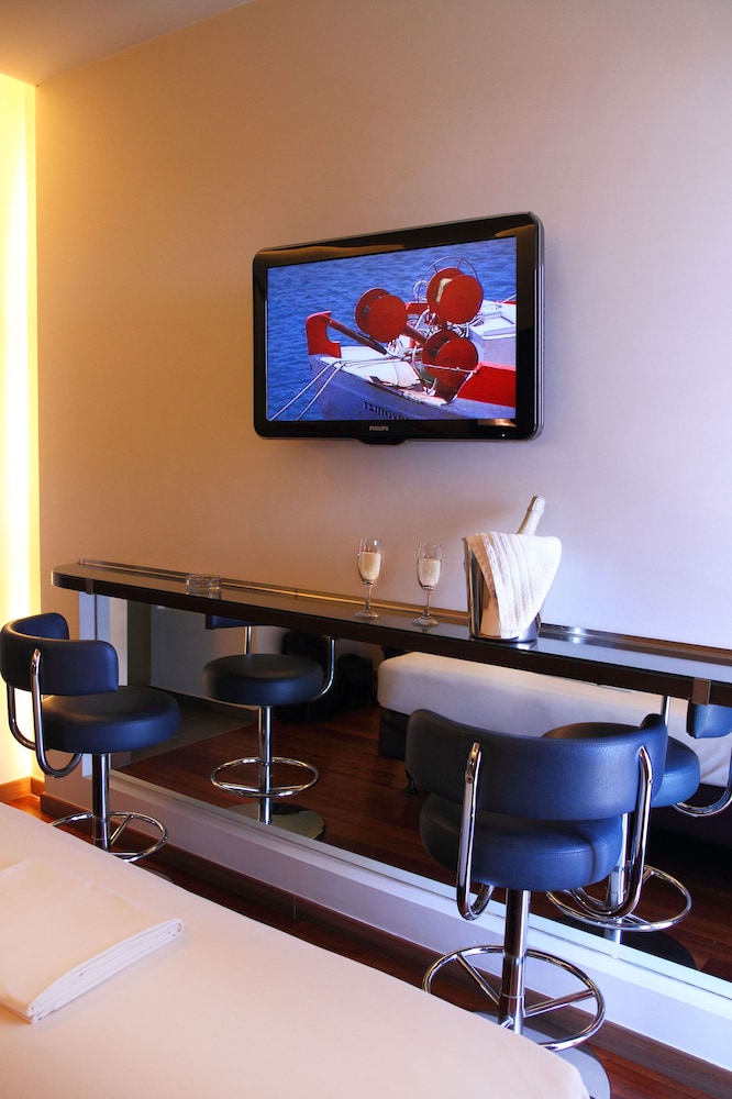 Pines Hotel - Adults Only 34/36