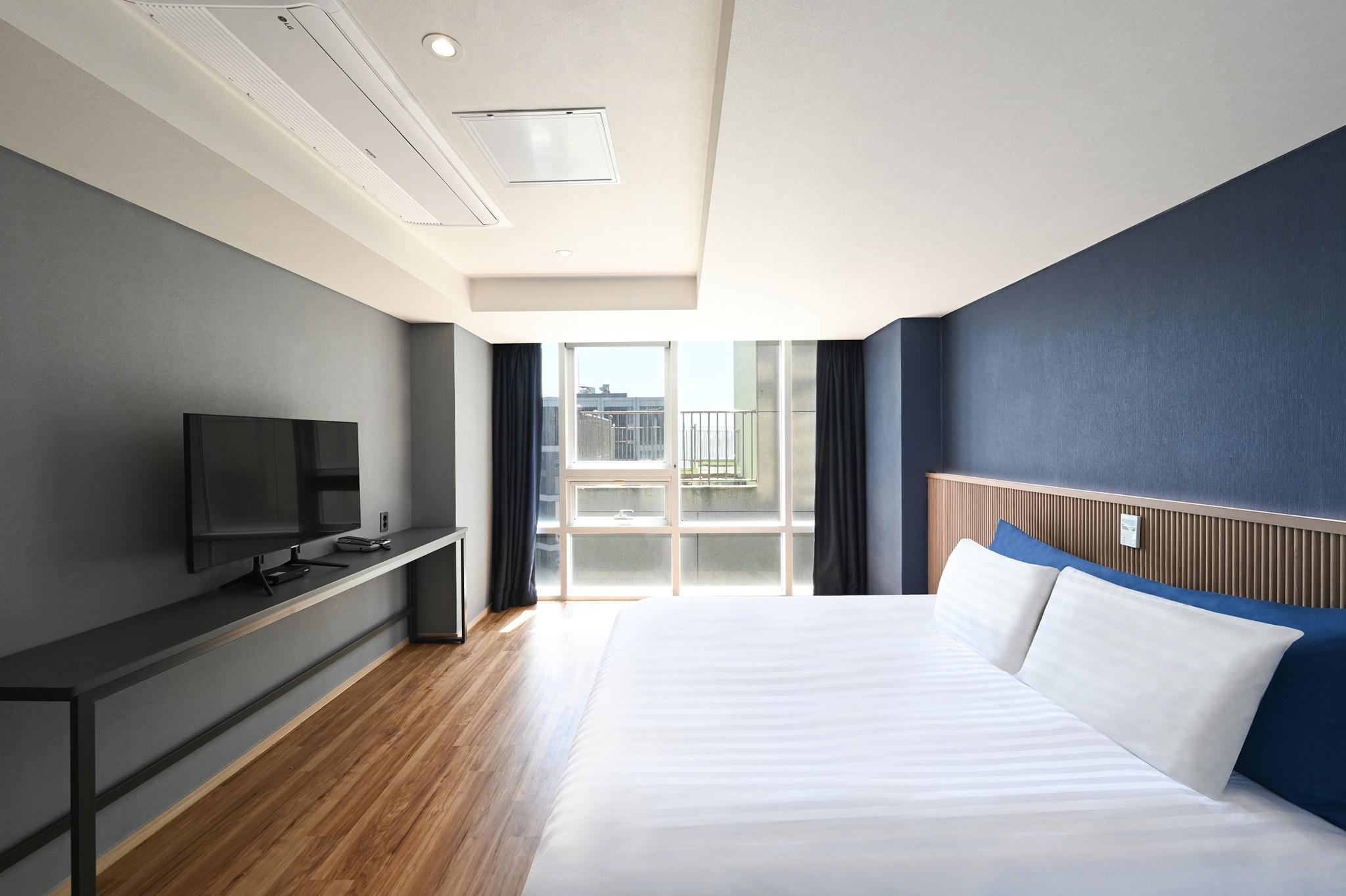 Super, Deluxe, Double Bed, No View