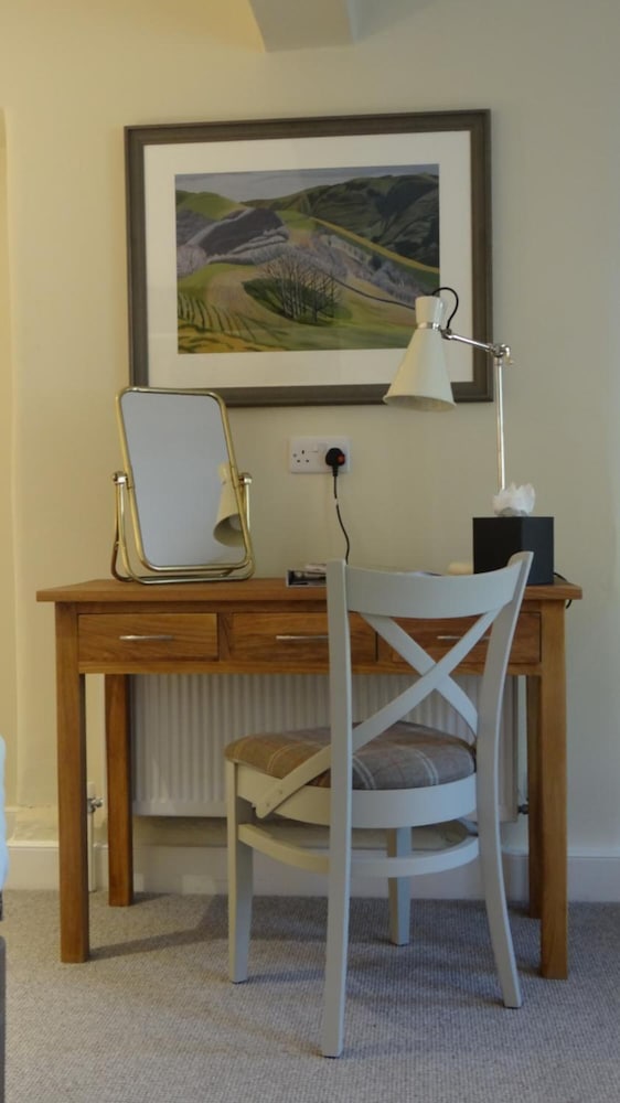 The Colesbourne Inn 40/53