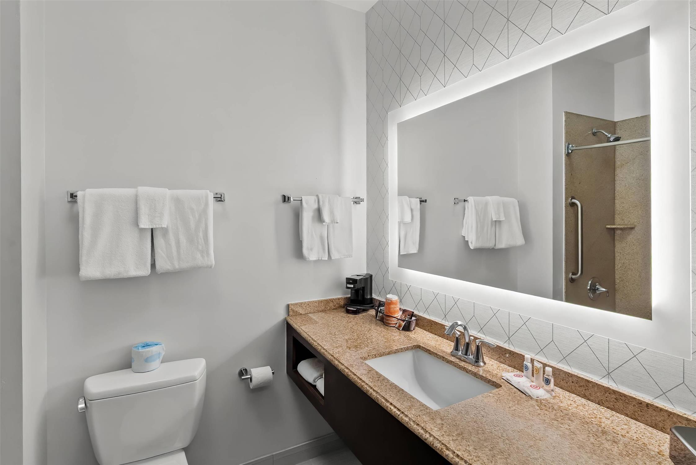 Comfort Suites Simpsonville 38/39