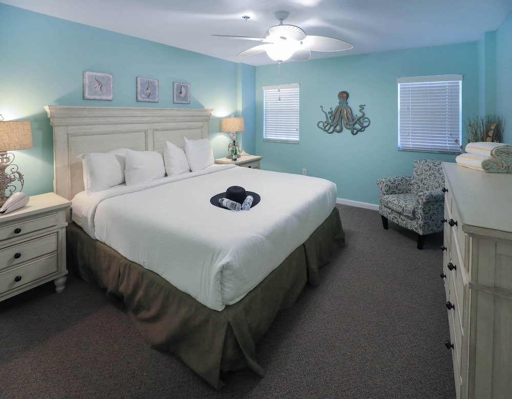 Ocean Pointe Suites Hotel 20/38