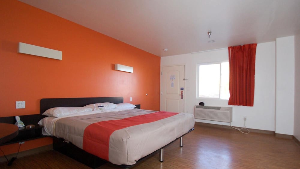 Motel6 Victorville, CA - Apple Valley 11/49