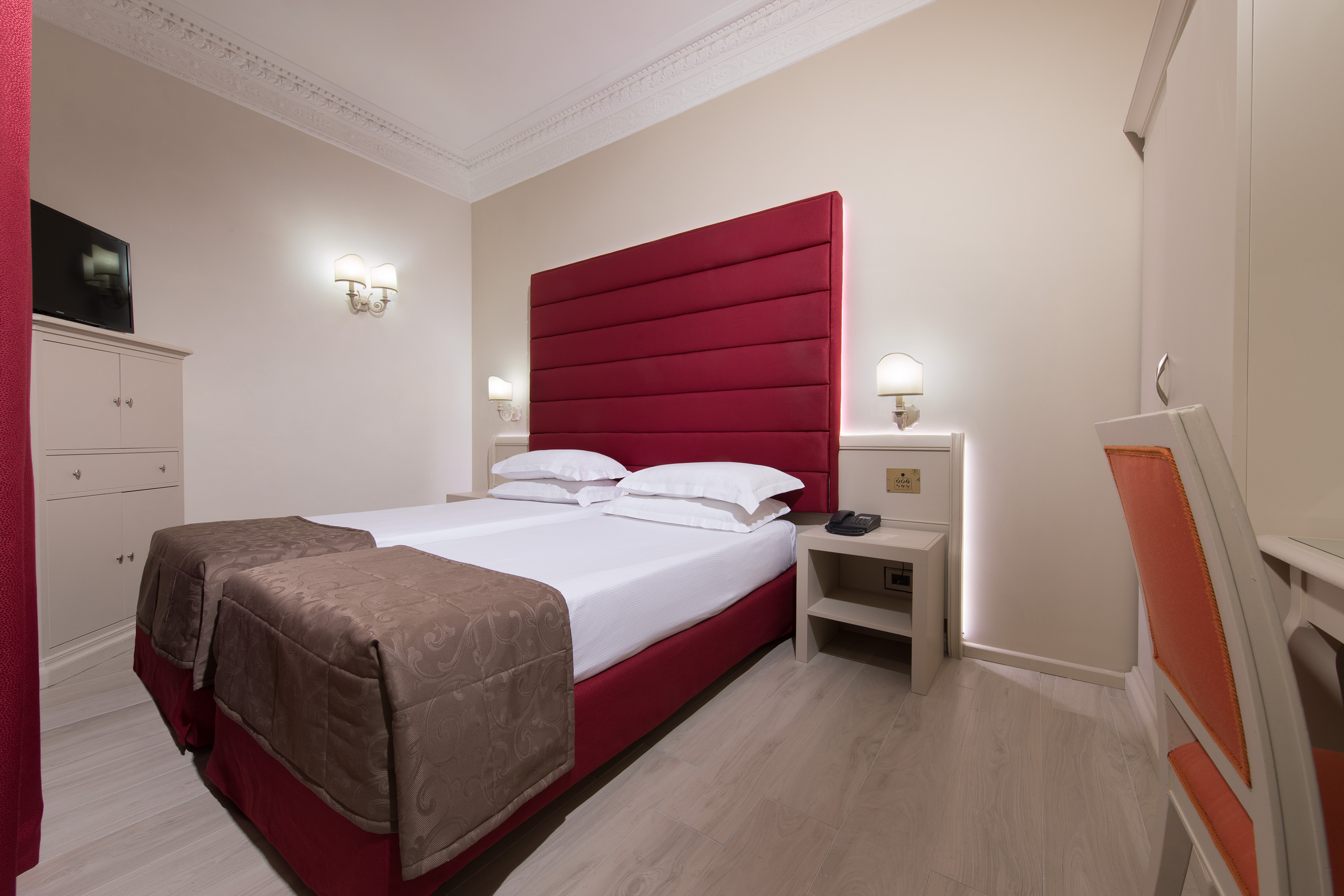 BAILEYS HOTEL 17/38