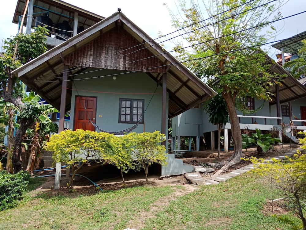 Phupha Bungalow 47/48