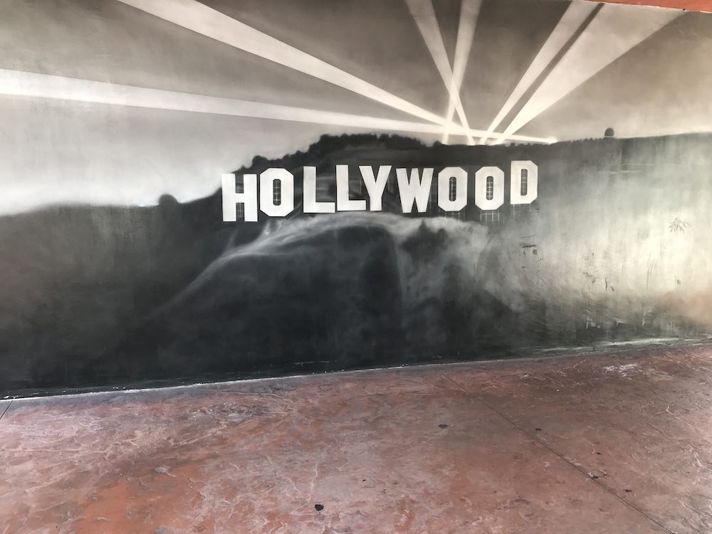 Legend Hotel Hollywood 24/29
