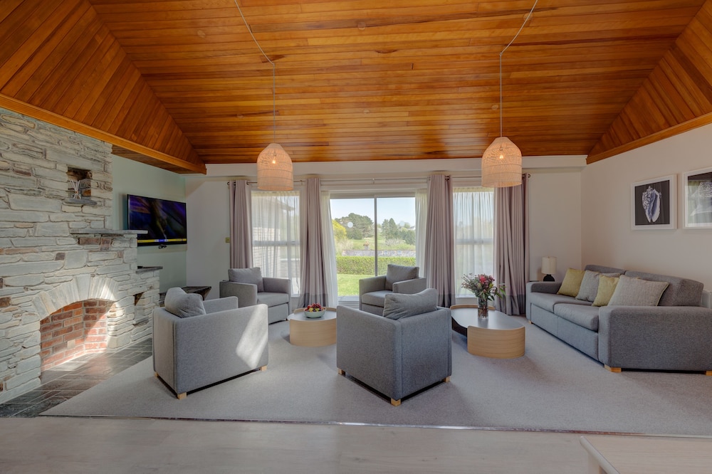 St Mellion International Resort 30/36