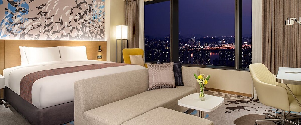 JUNIOR SUITE, KING BED
