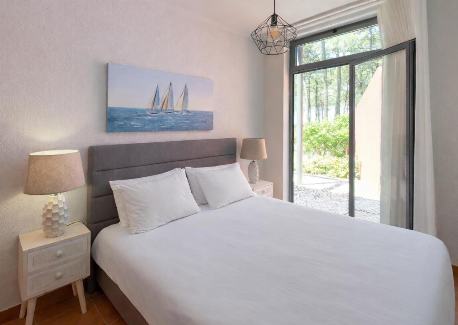 2 Bedrooms, Apartment