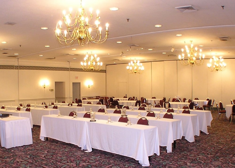 Fireside Inn Suites West Lebanon 40/53