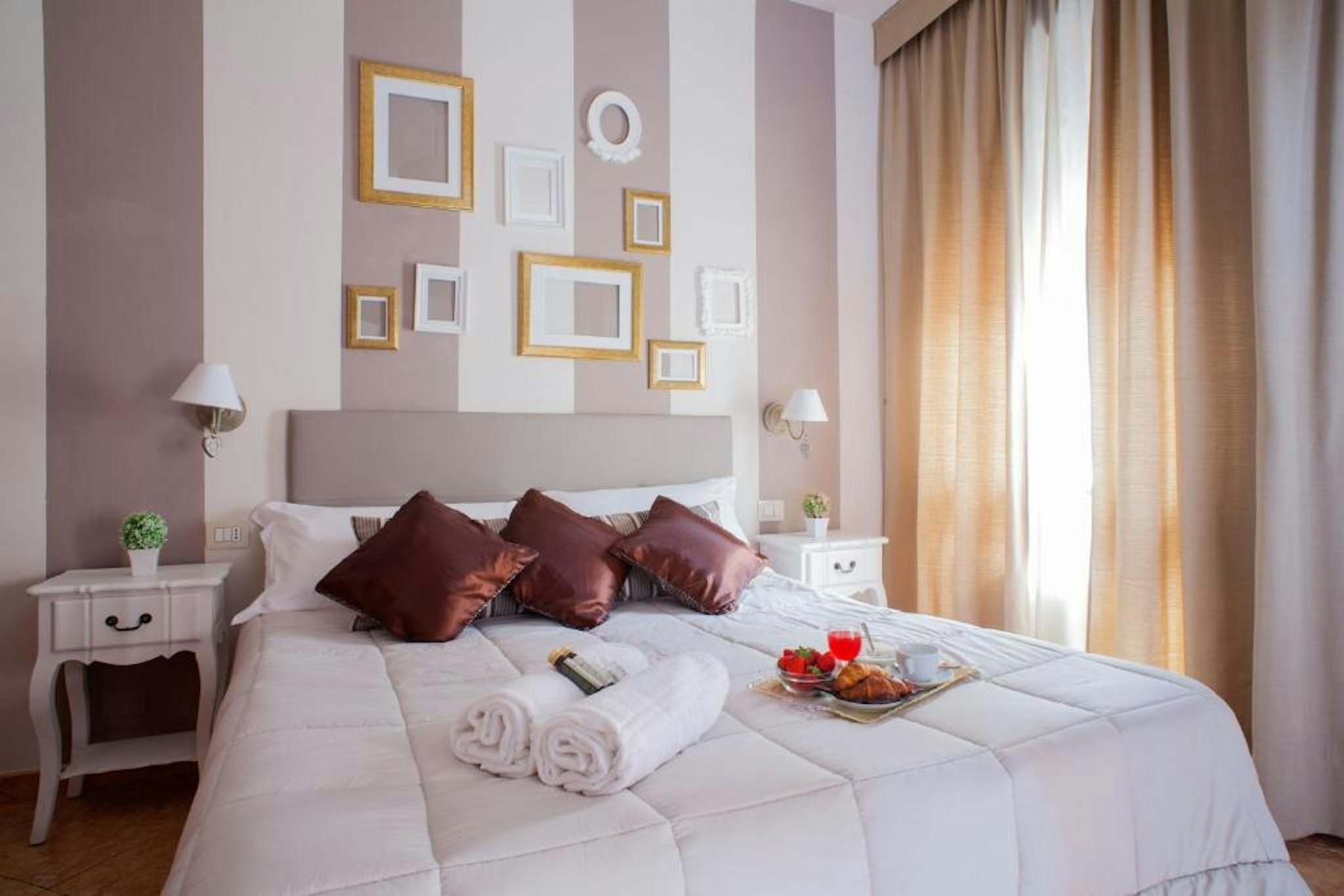 Hotel Ares Milano 12/23