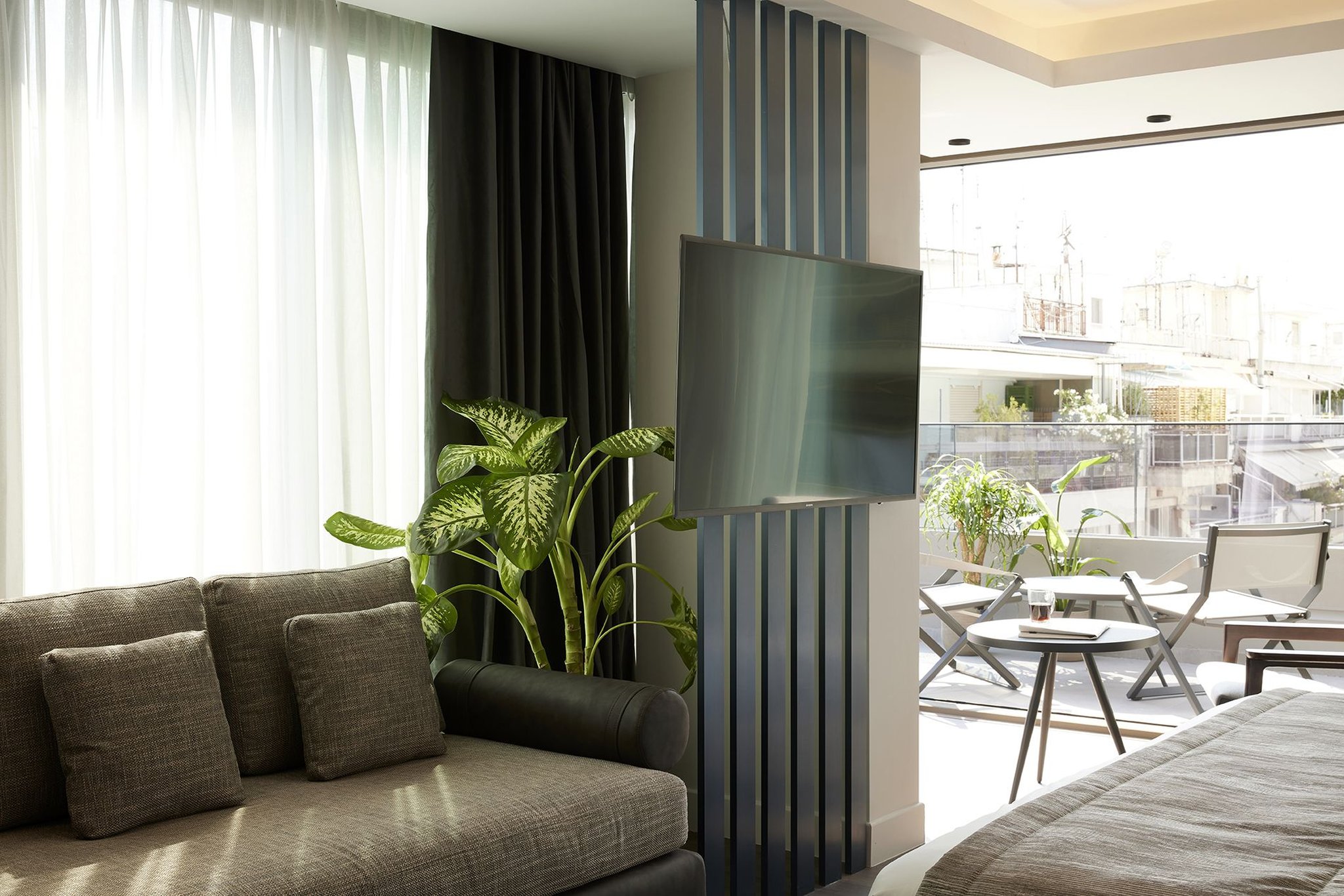 TEIGHT, PENTHOUSE SUITE
