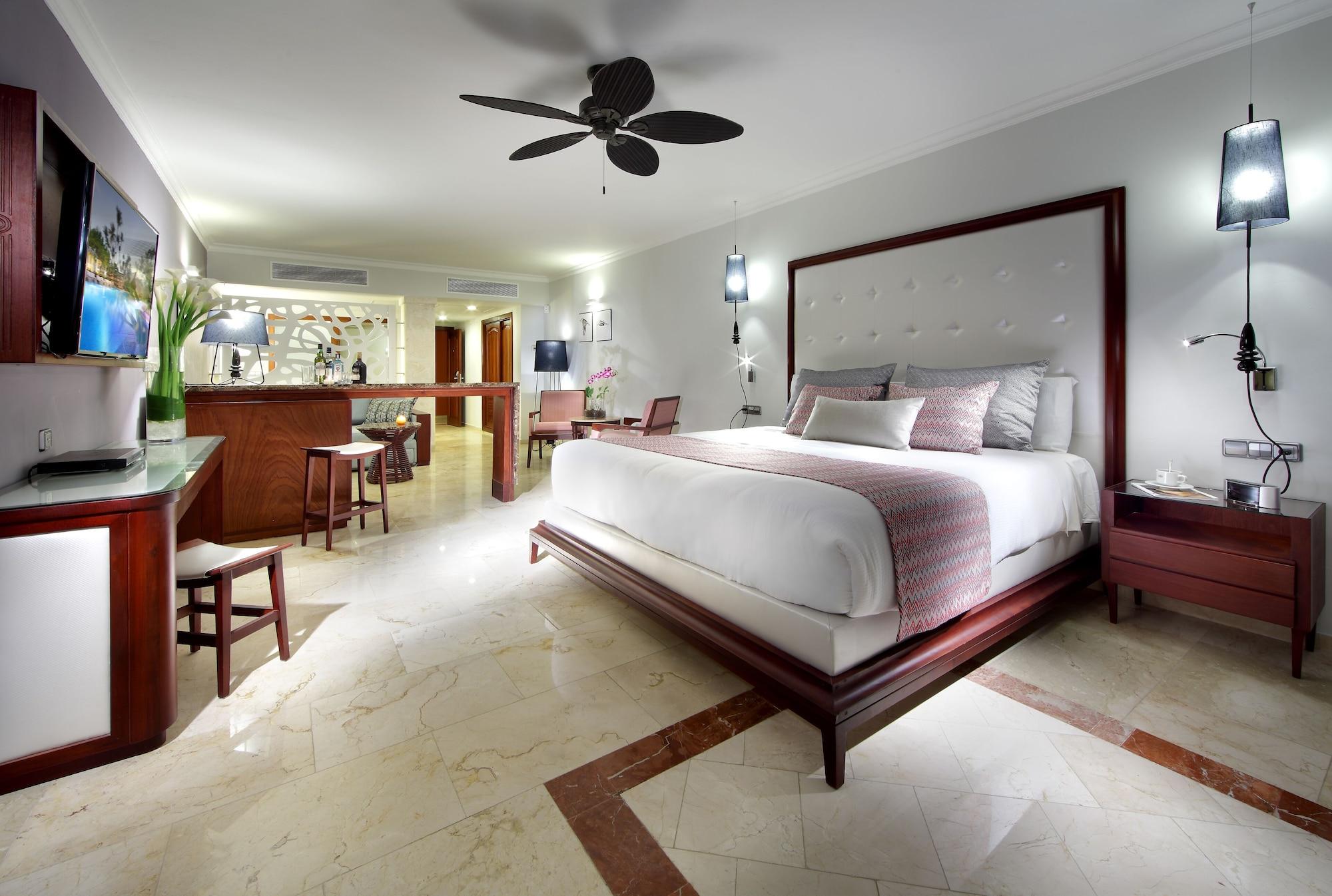Suite, Beach Side, Hot Tub, Terrace