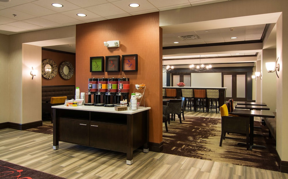 Hampton Inn Orange City 33/37