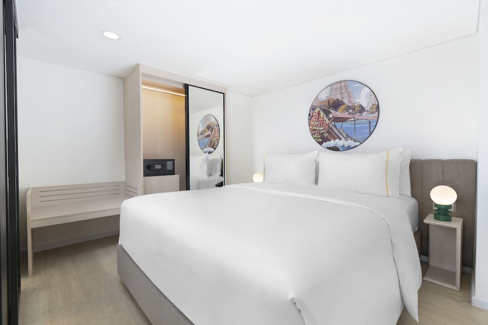 Premier Studio Duplex Queen