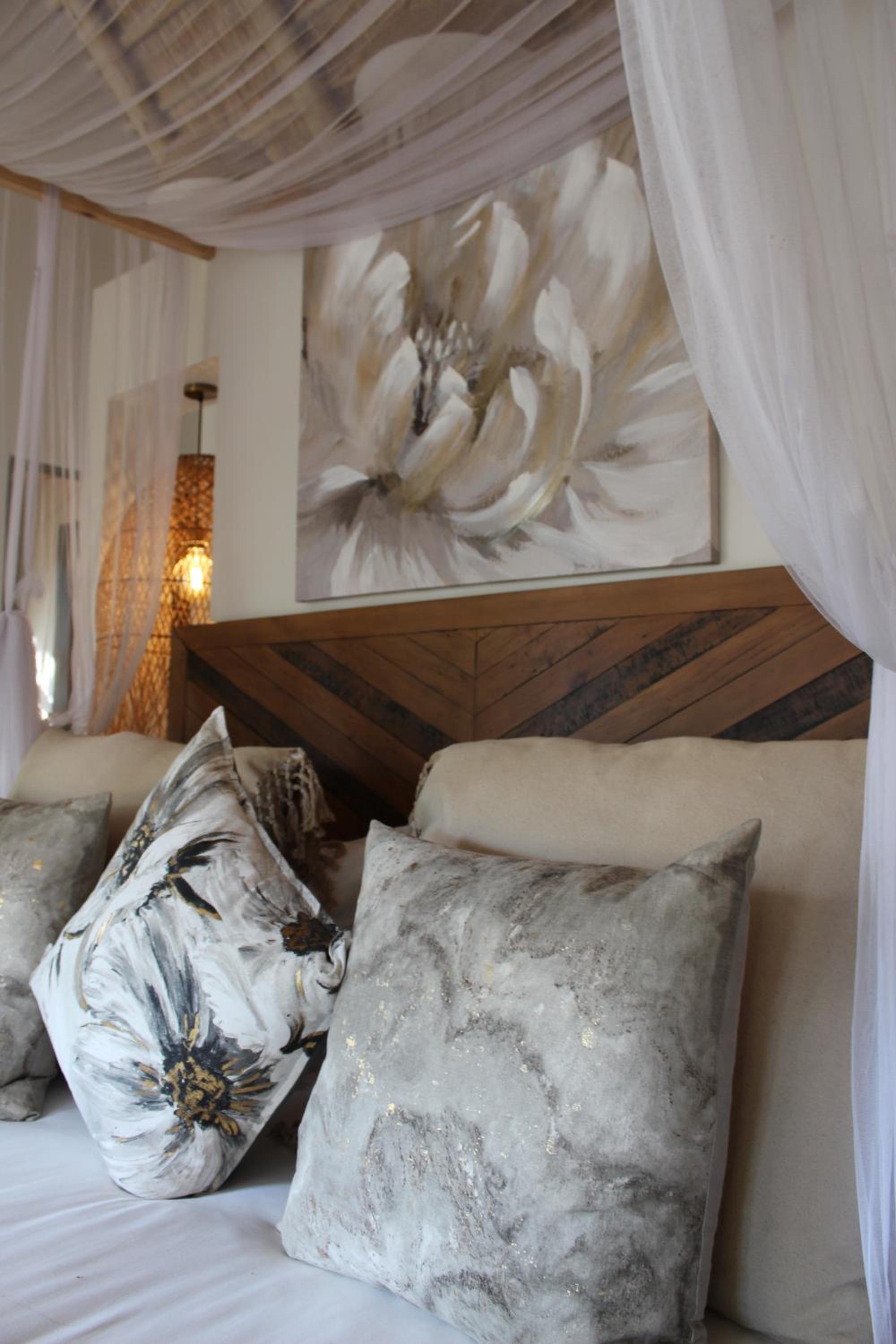 Suite, King Bed, African Flair Boutique Safari Lodge 6/10