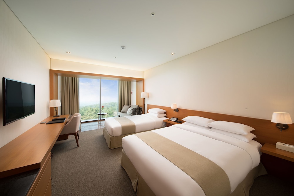 WE Hotel Jeju 24/69