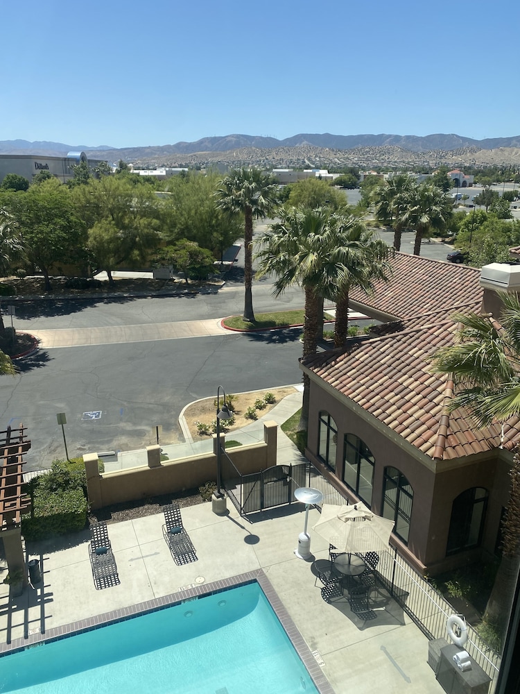 Hilton Garden Inn Palmdale 3/64