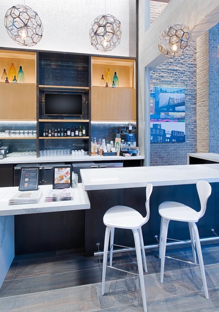 Hyatt Place Long Island City/New York City 48/67