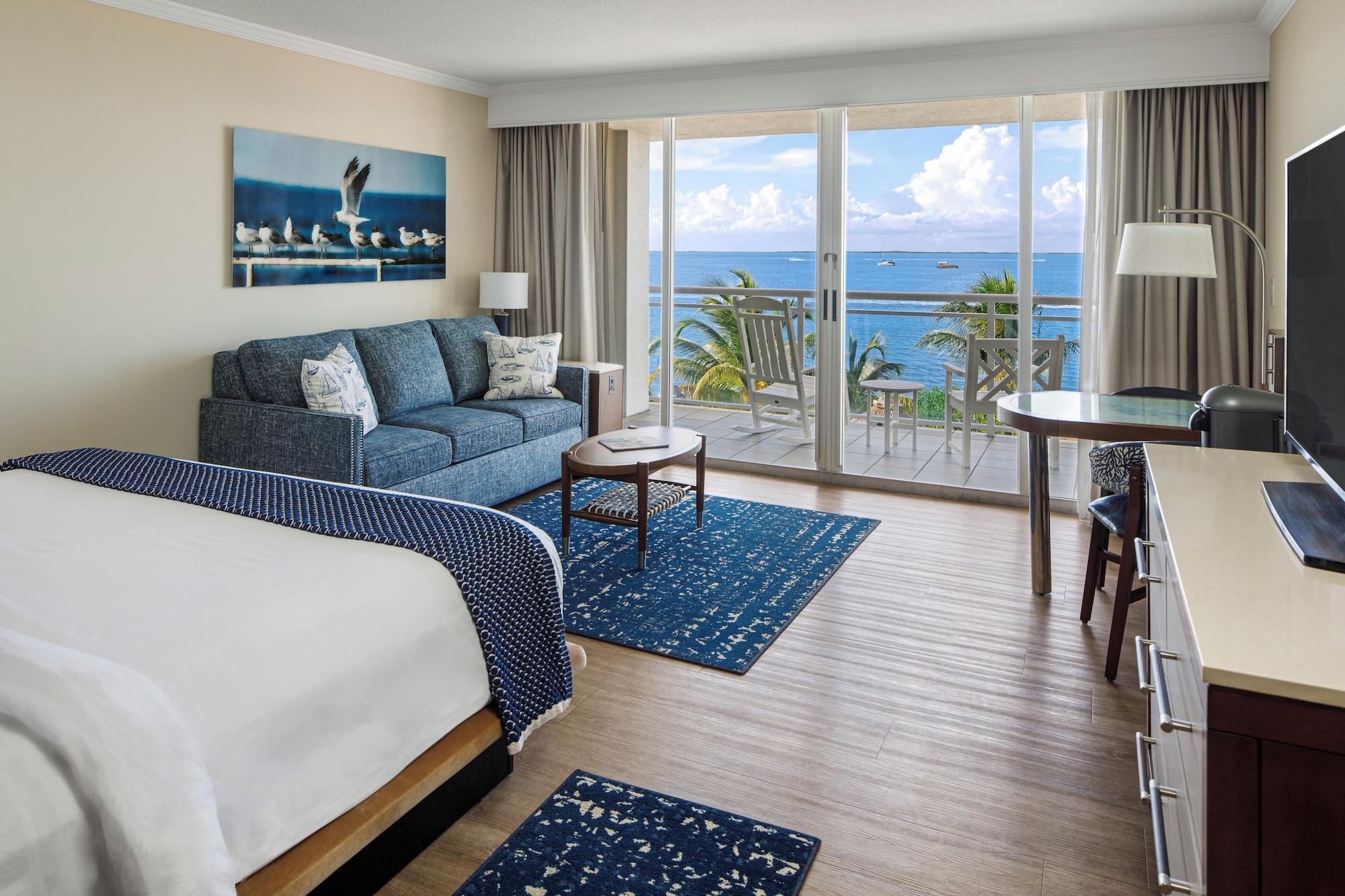 Room, King Bed, Bay Front