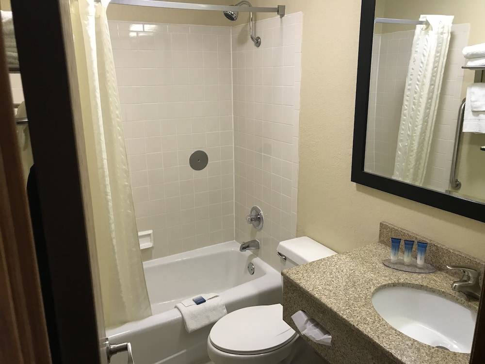 Best Western Plus Altoona Inn 8/43