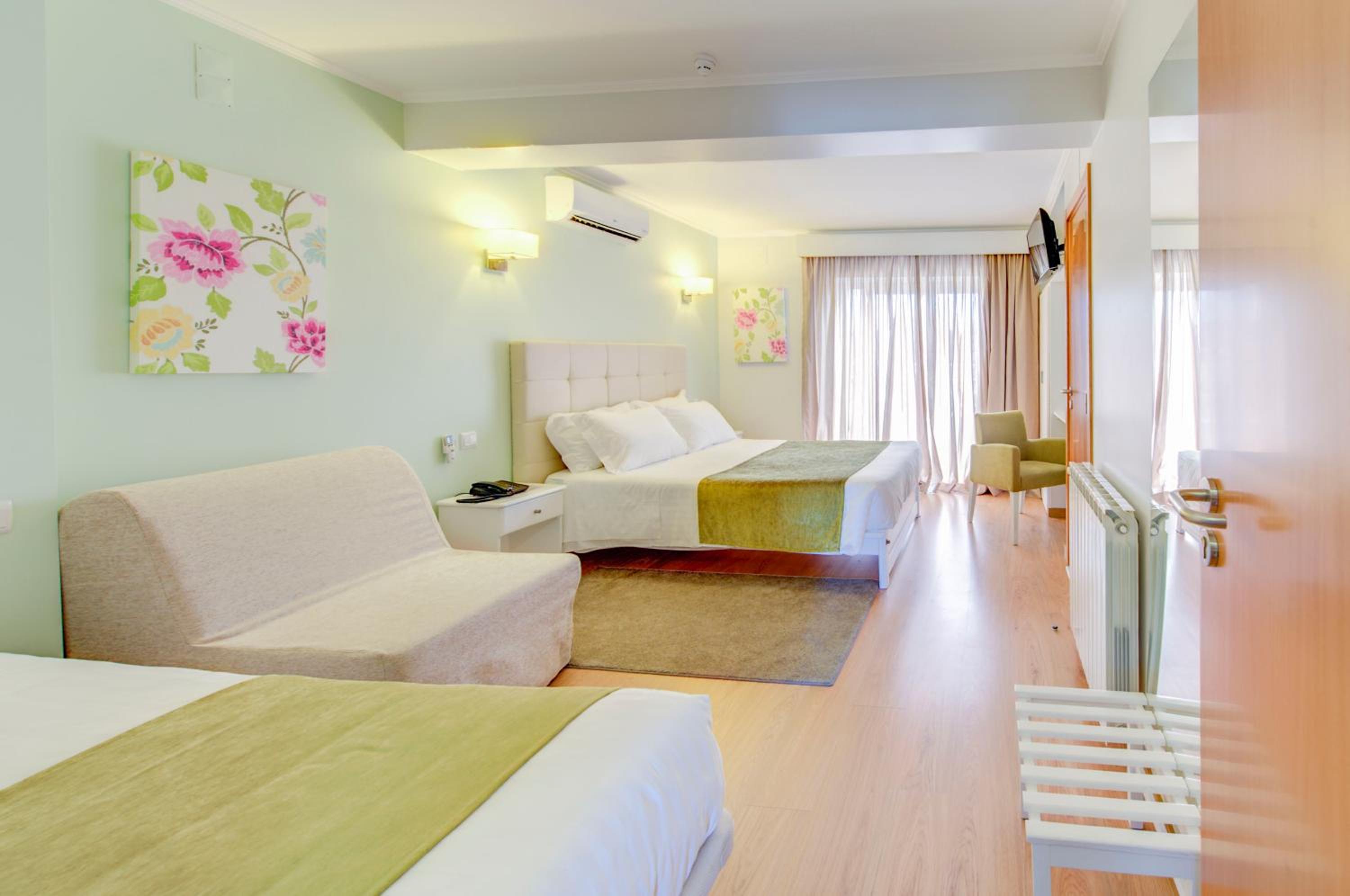 Hotel D. Dinis 13/50