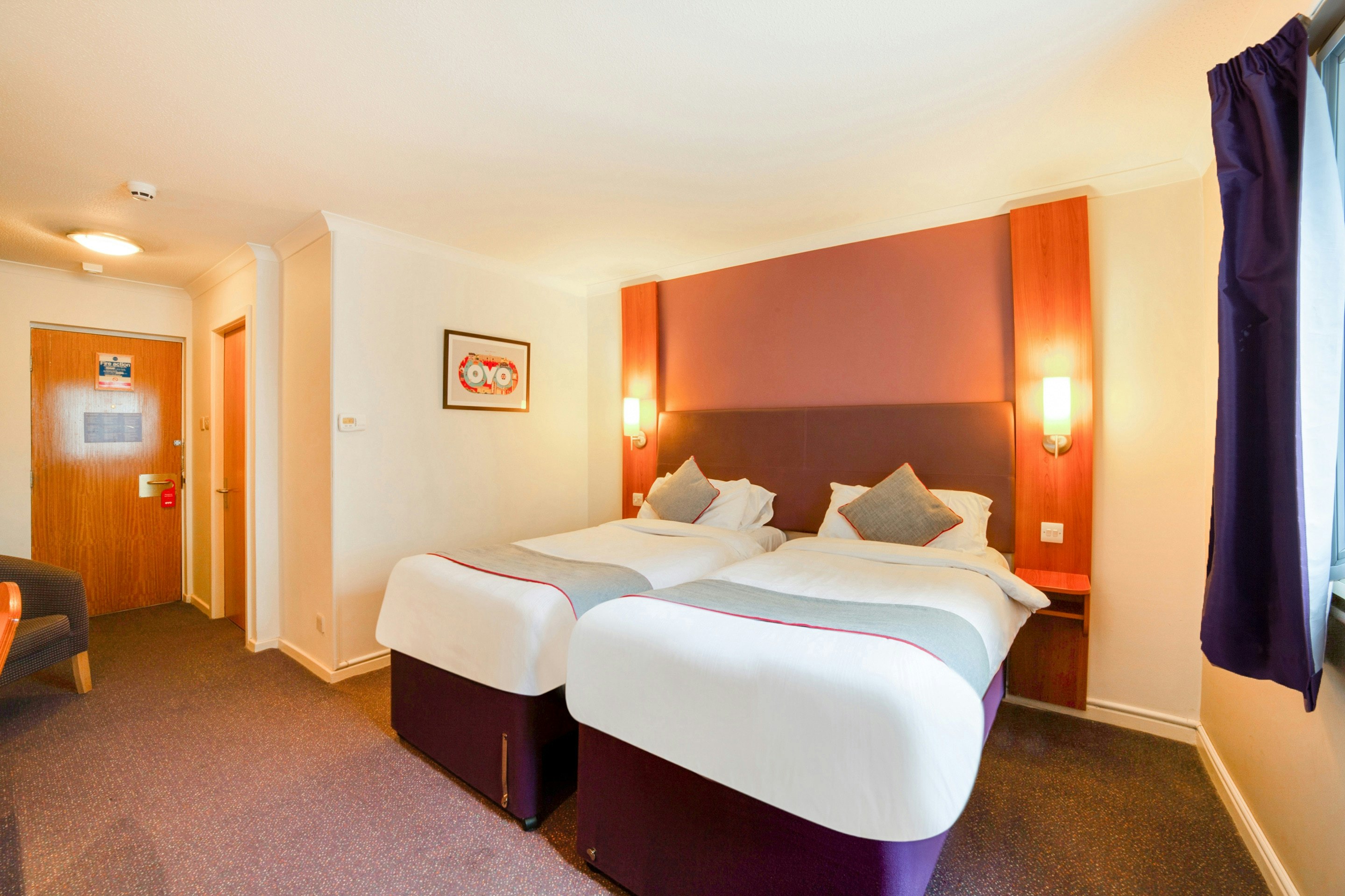 OYO Lakeside Haydock Hotel, St Helens, A580 East Lancs, Garswood Old Road 12/23