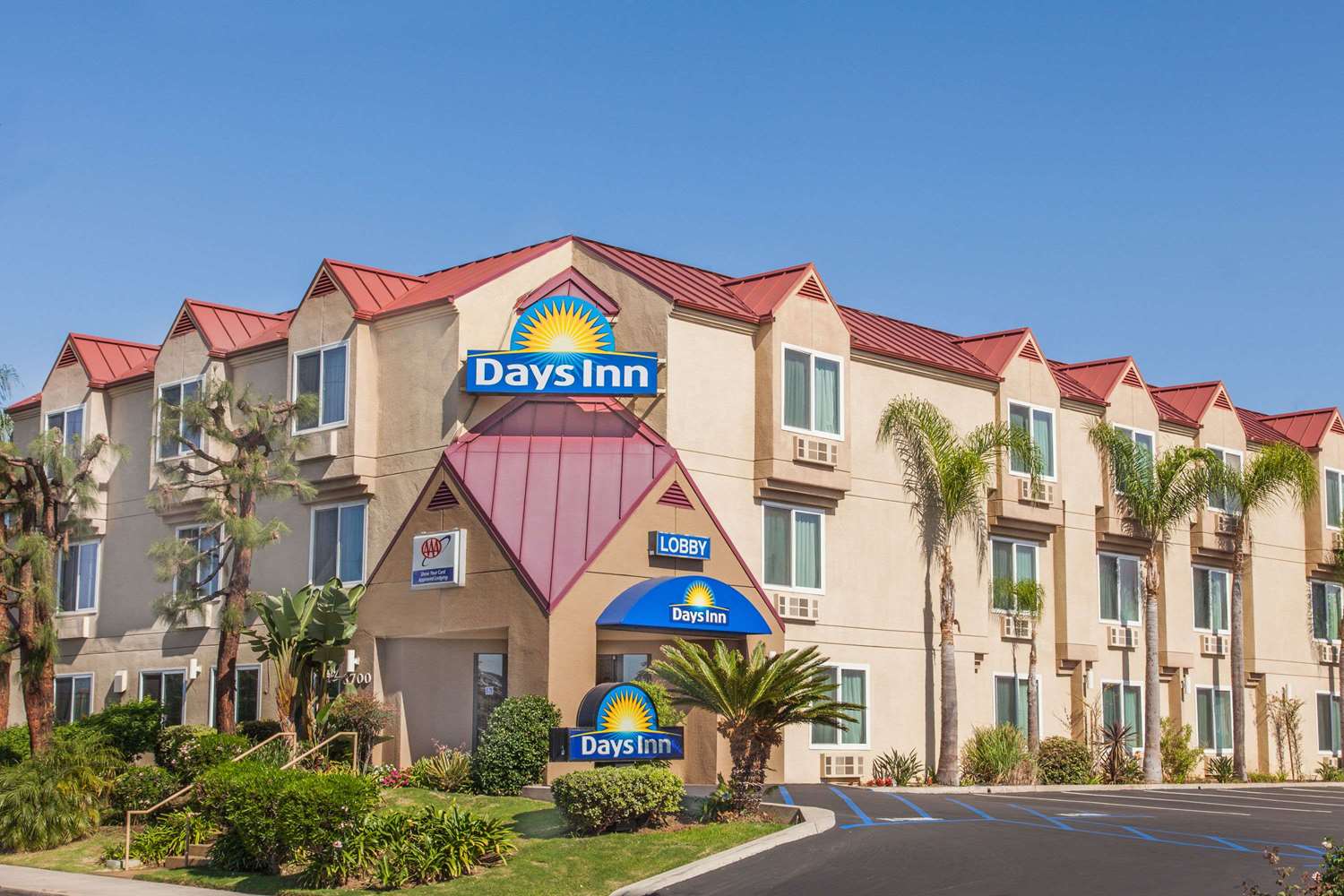 Days Inn by Wyndham Carlsbad 4/45