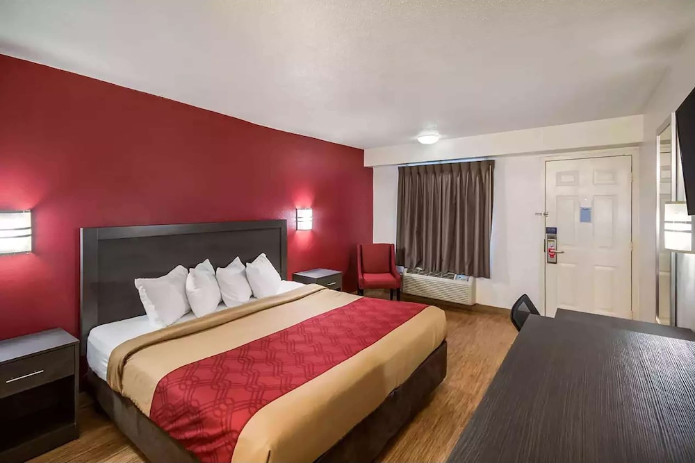 Days Inn by Wyndham Charleston WV 7/33