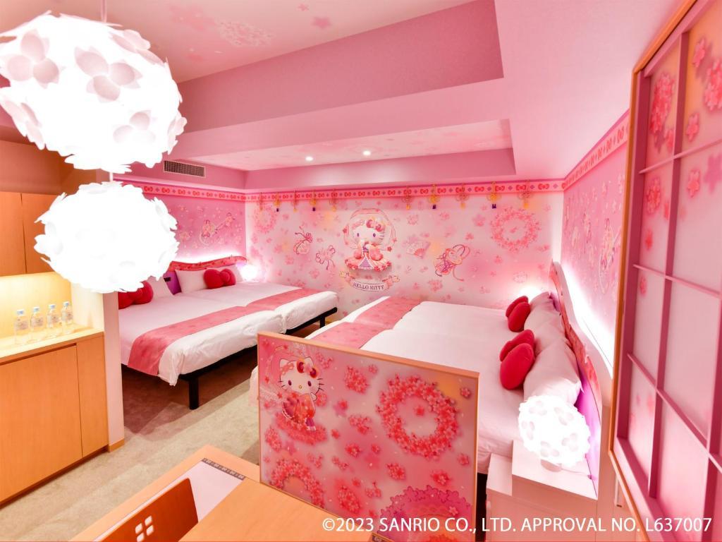 Hello Kitty, Sakura, Quadruple, 4 Beds