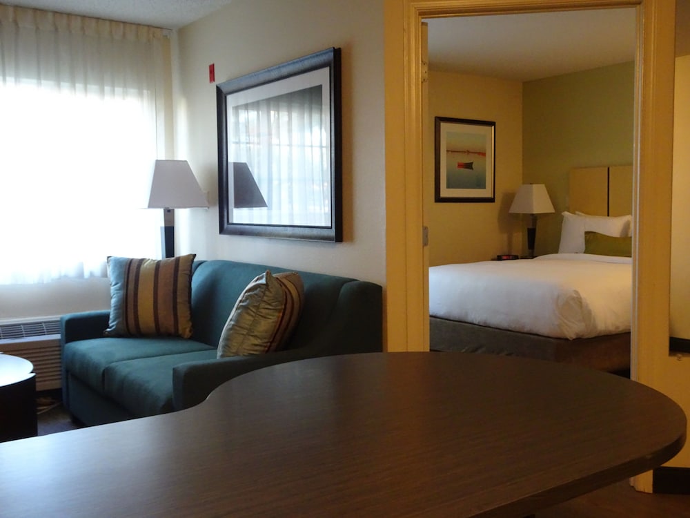 Candlewood Suites Glen Allen Short Pump, an IHG Hotel 37/73