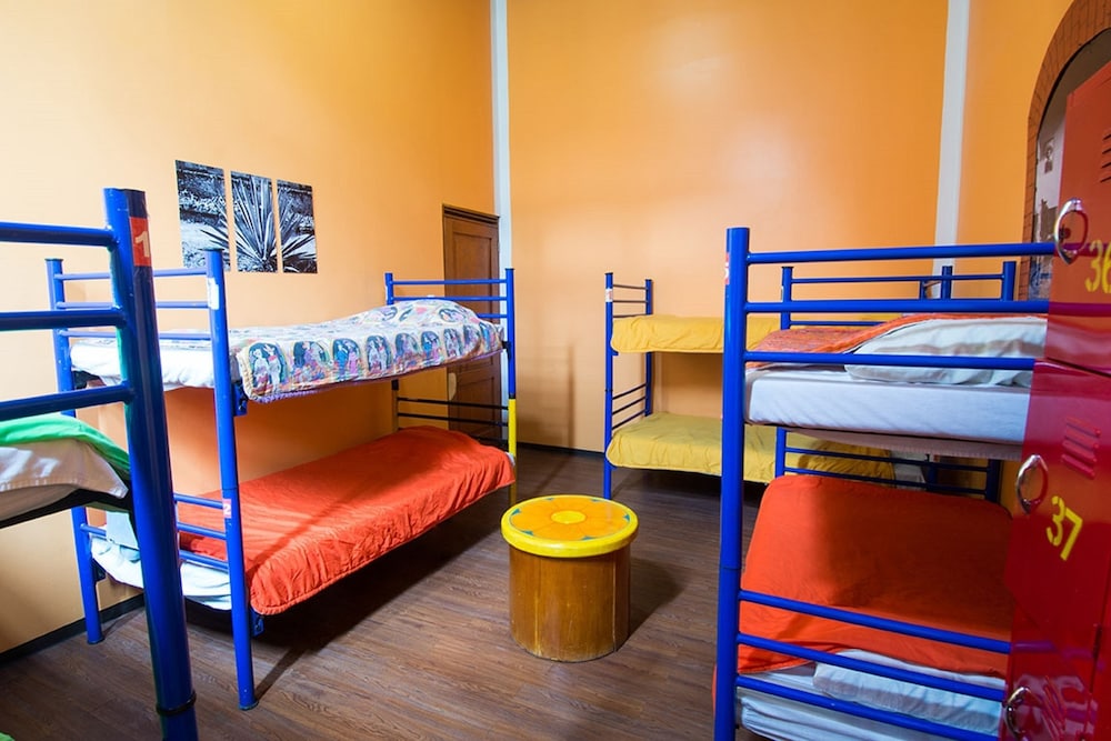 Hostal Amigo 38/48