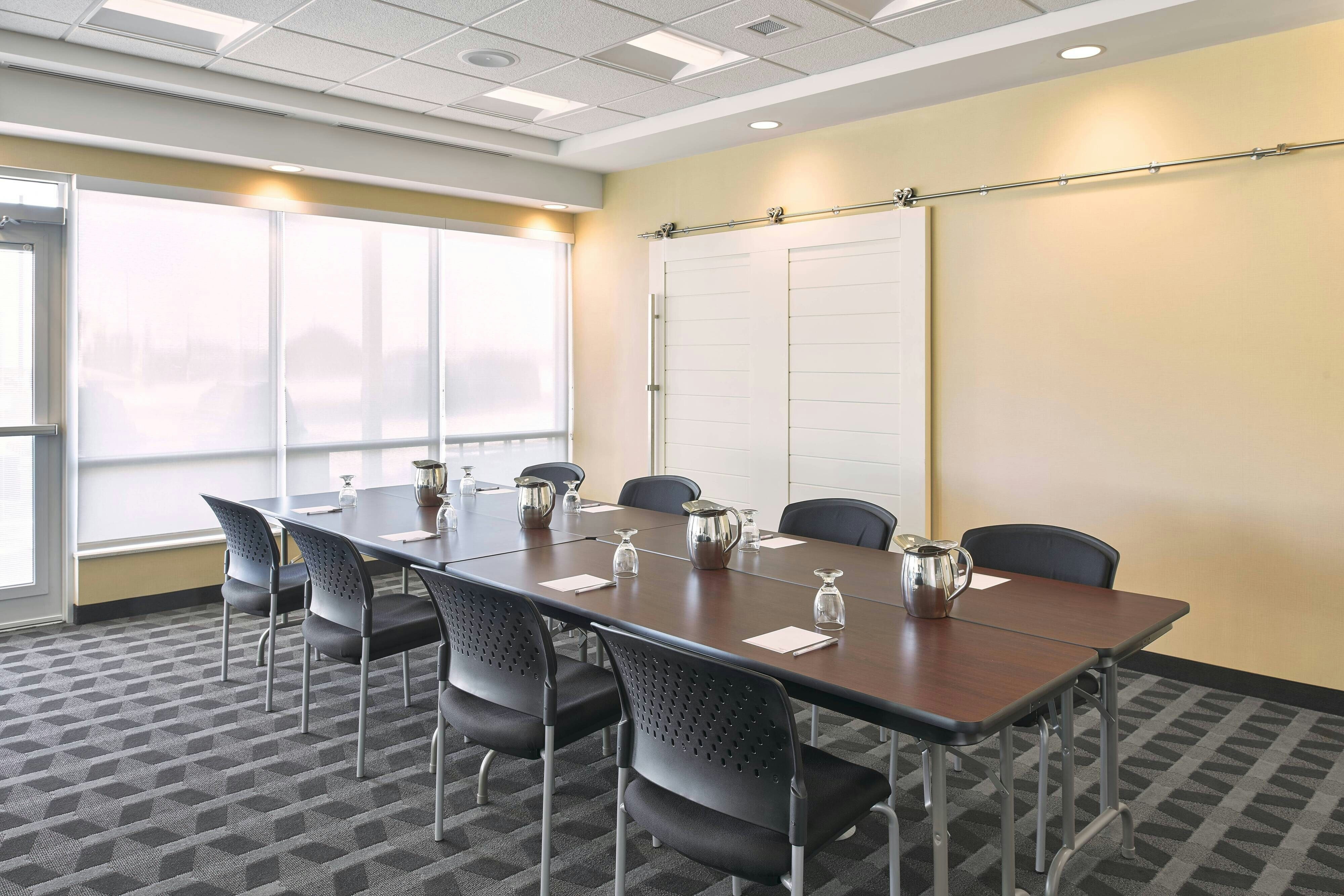 TownePlace Suites by Marriott Medicine Hat 9/12