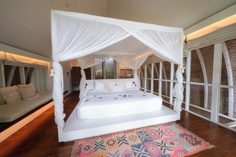 Deluxe, Cabana, King Bed
