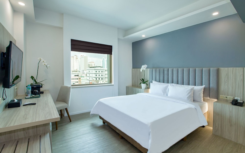 Deluxe, King Bed