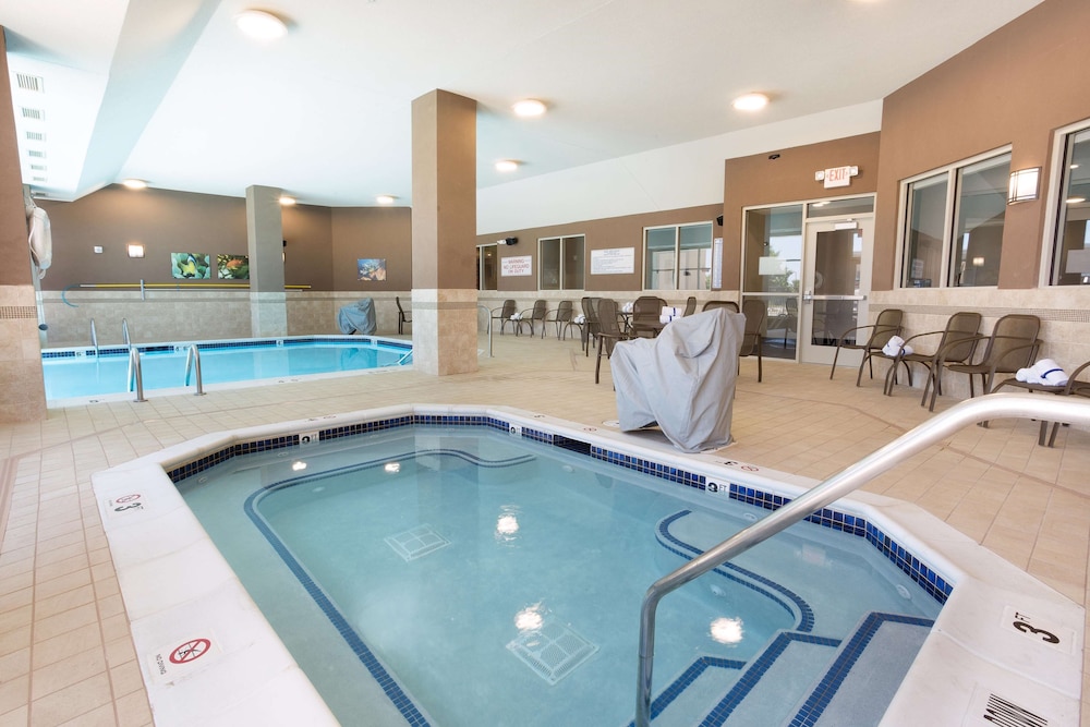 Drury Inn and Suites Burlington 22/44