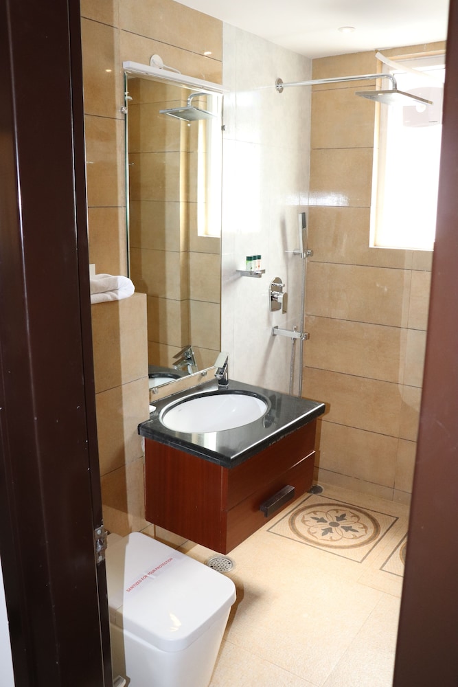 Holy River Hotel 43/47