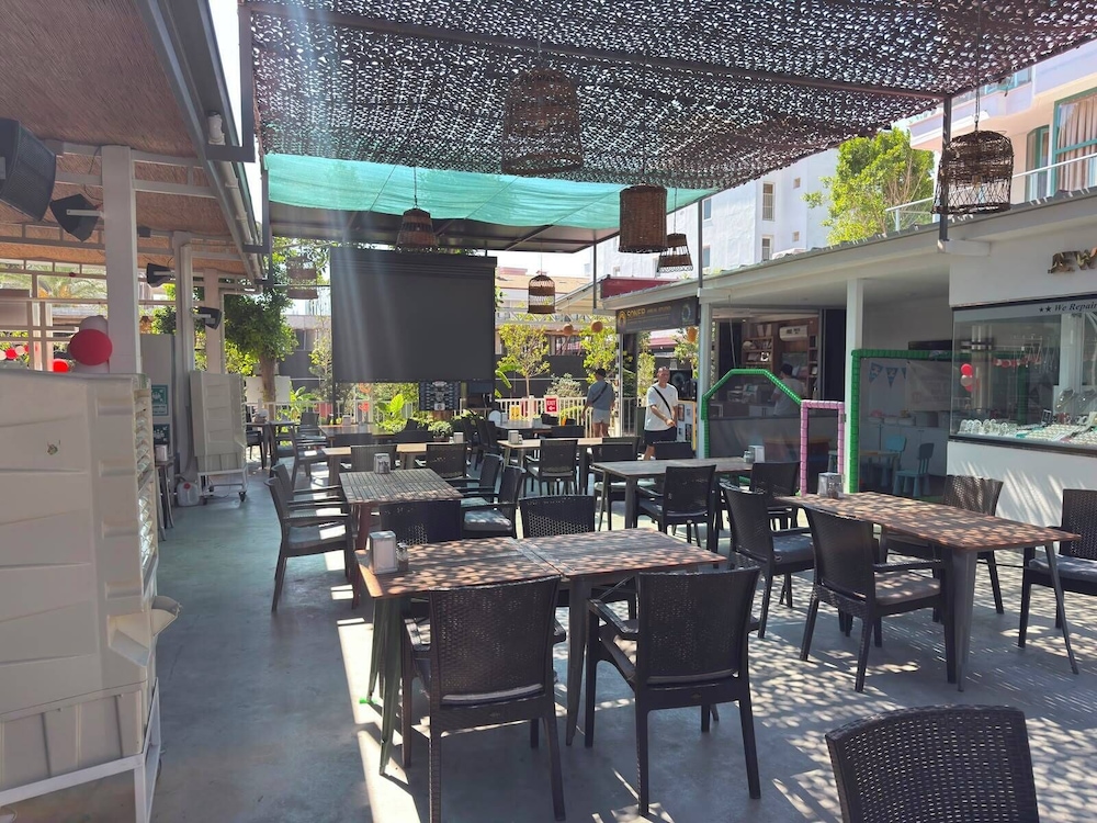 Club Atrium 32/49