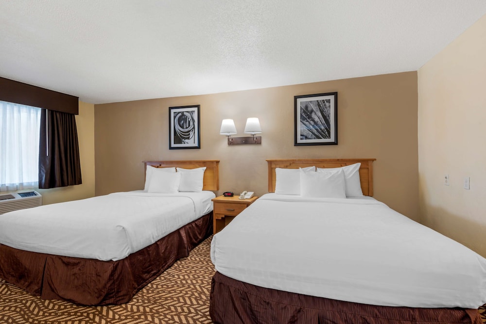 Turquoise Inn and Suites Cortez near Mesa Verde 12/42